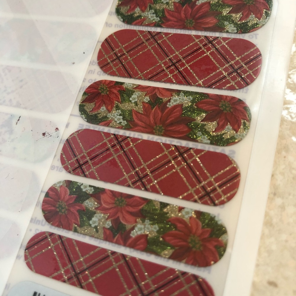 Tinsel Poinsettia- Retired Jamberry nail wraps